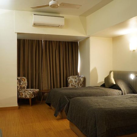 Hotel Diplomat, Colaba Мумбаи Экстерьер фото