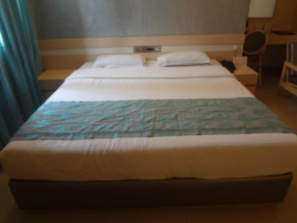 Hotel Diplomat, Colaba Мумбаи Экстерьер фото