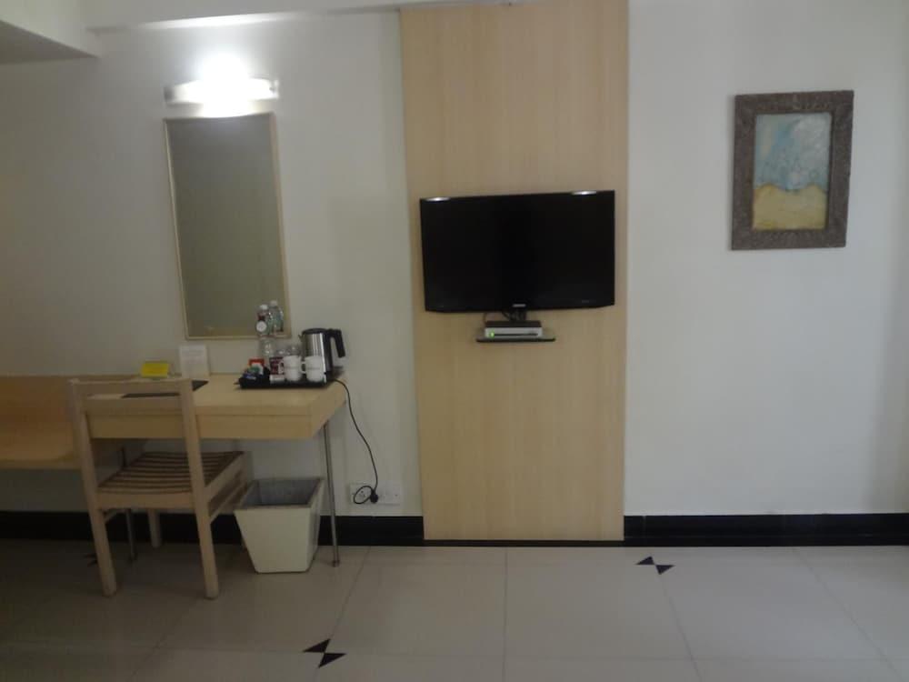 Hotel Diplomat, Colaba Мумбаи Экстерьер фото