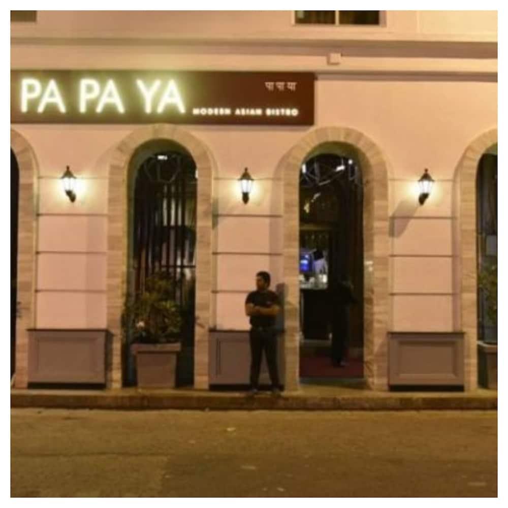 Hotel Diplomat, Colaba Мумбаи Экстерьер фото