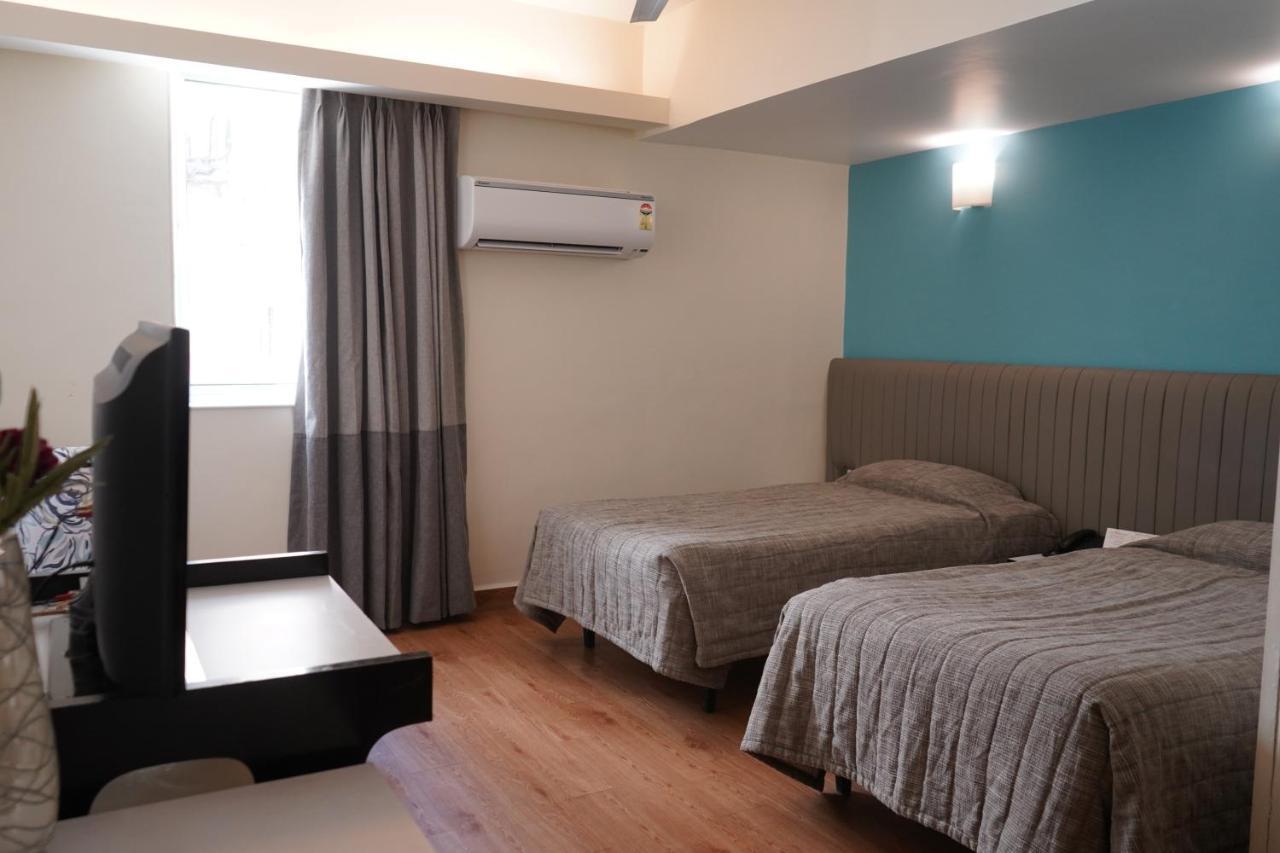Hotel Diplomat, Colaba Мумбаи Экстерьер фото