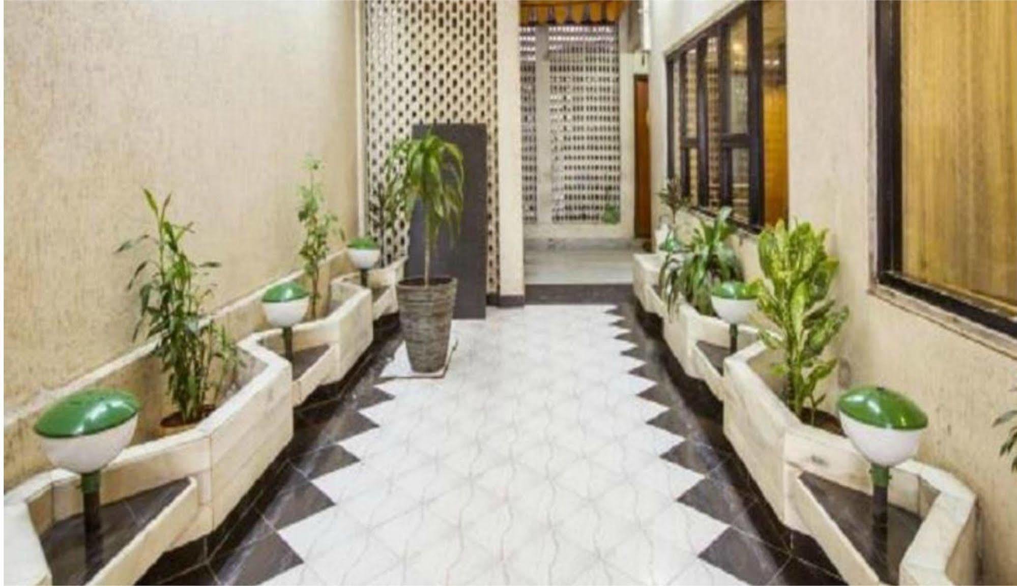 Hotel Diplomat, Colaba Мумбаи Экстерьер фото